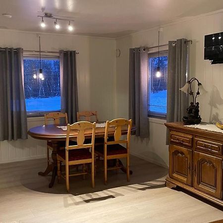 Koselig Hus I Sentrum Av Olderfjord Russenes Esterno foto