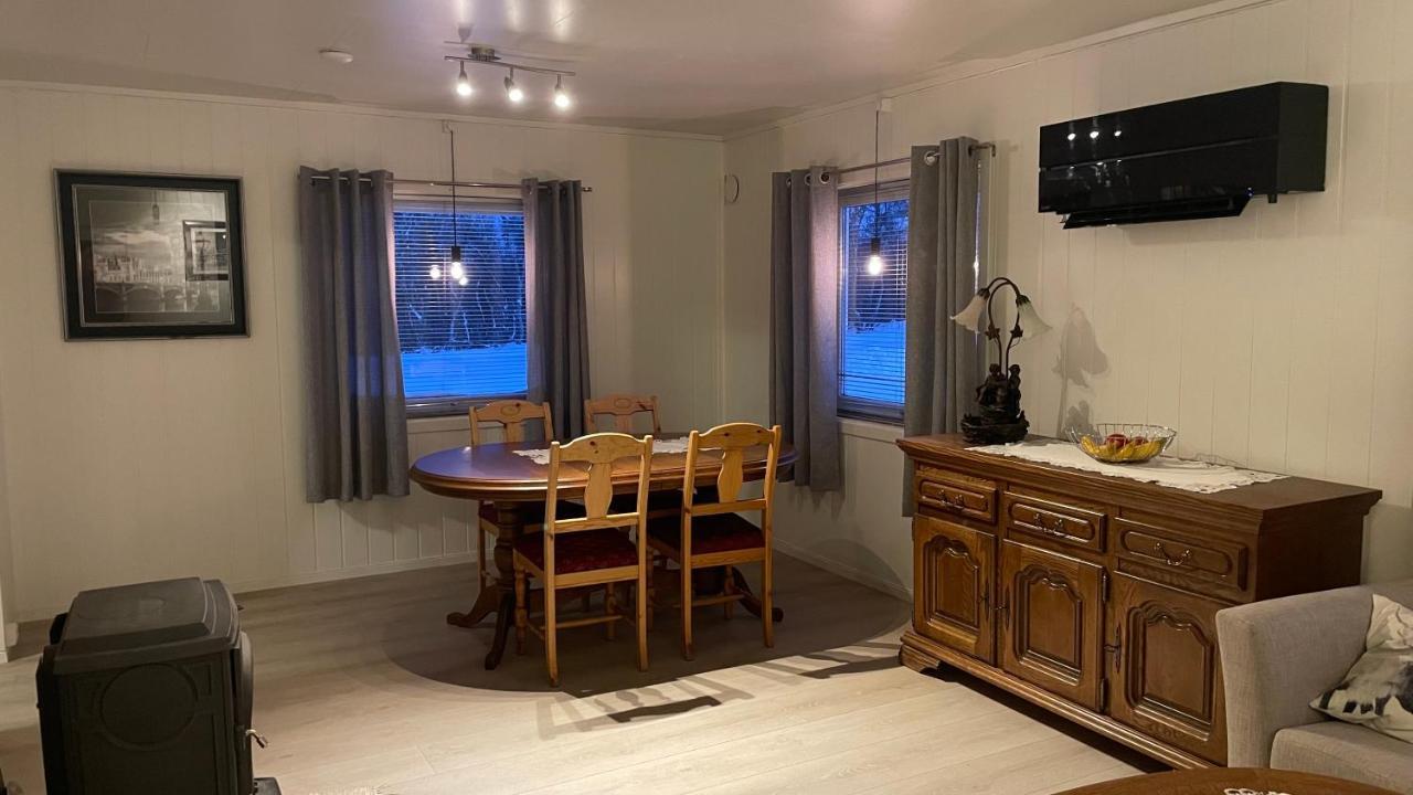 Koselig Hus I Sentrum Av Olderfjord Russenes Esterno foto